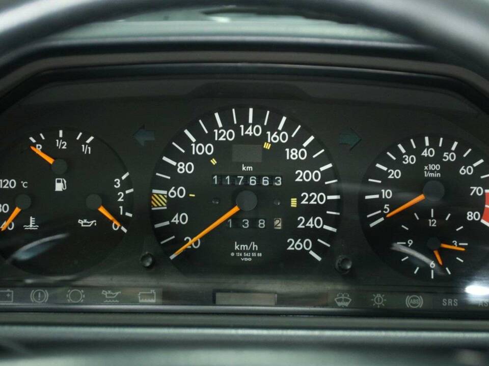 Bild 17/50 von Mercedes-Benz 300 CE-24 3.4 AMG (1993)