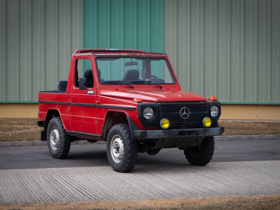 Immagine 7/42 di Mercedes-Benz 240 GD (SWB) (1979)