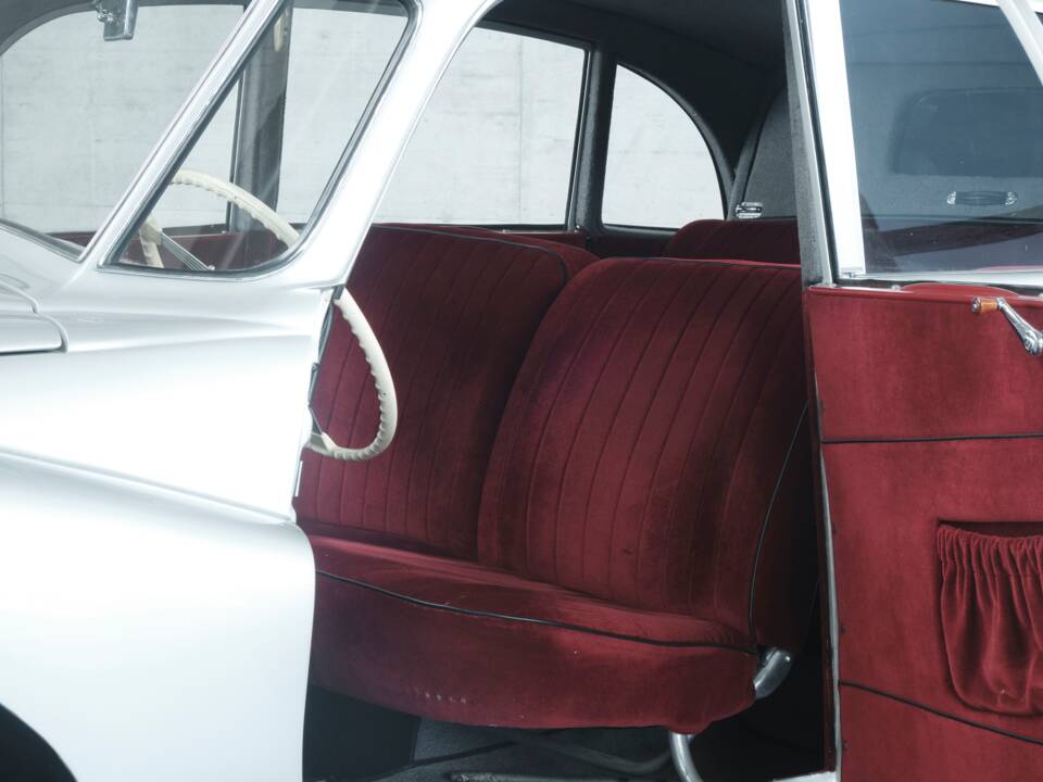Image 10/50 of Tatra T 87 (1949)