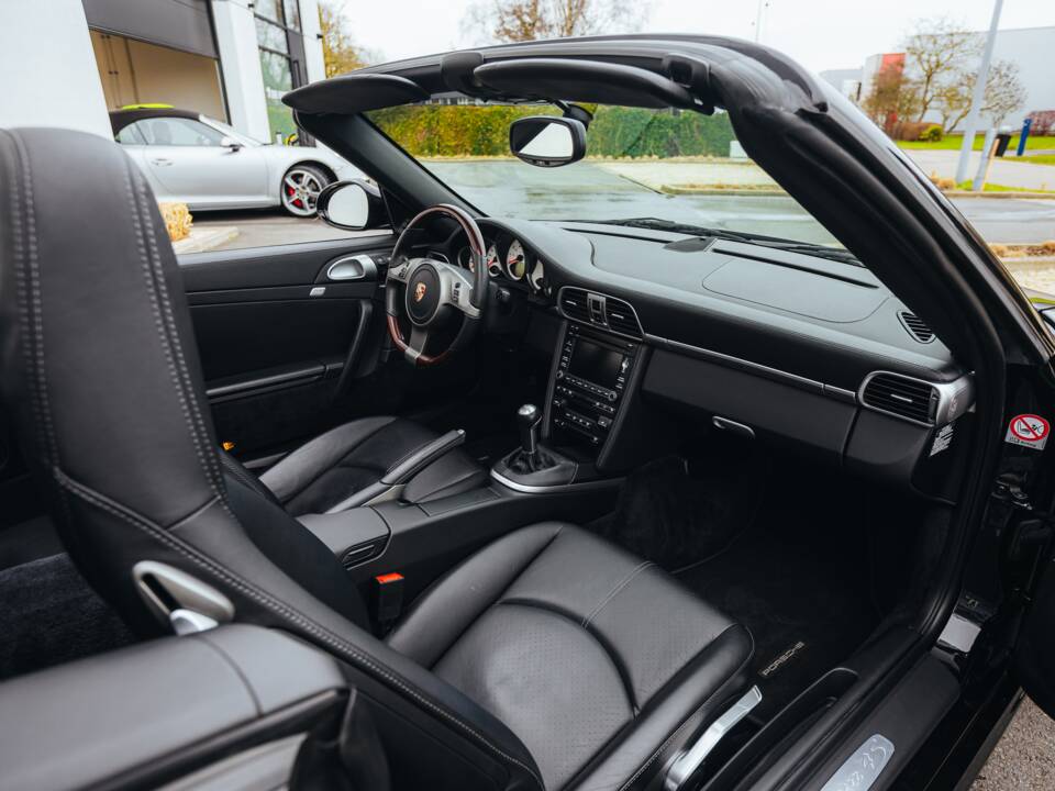Image 20/27 de Porsche 911 Carrera 4S (2009)