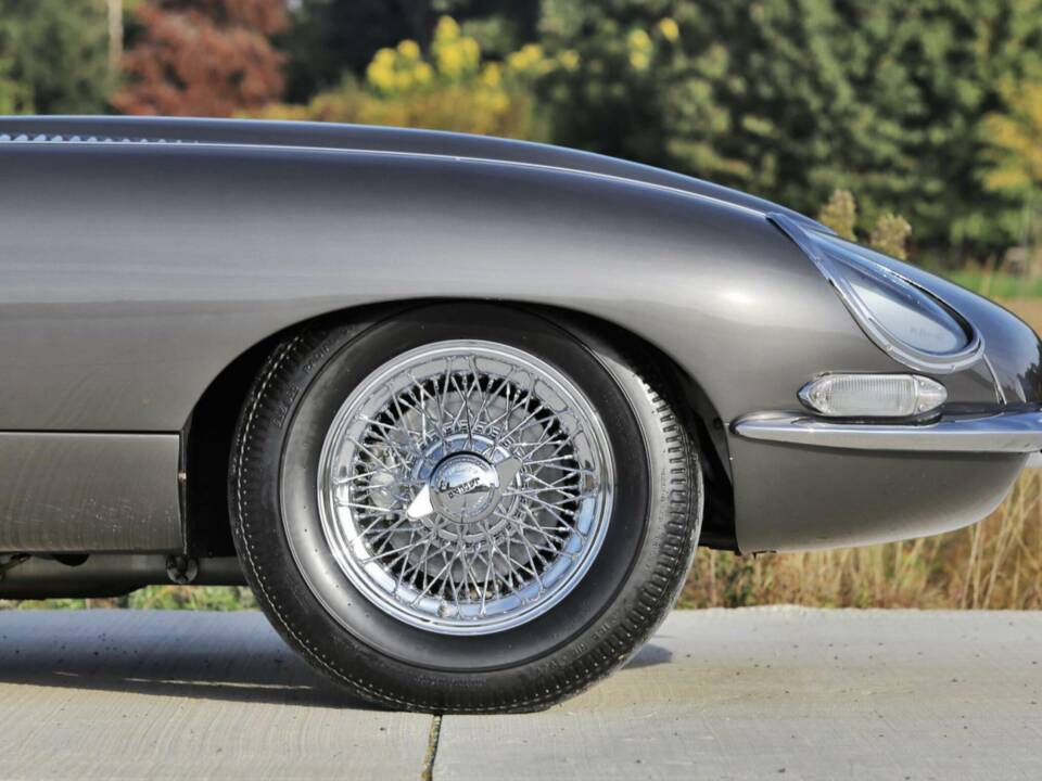Image 28/50 de Jaguar E-Type 3.8 Flat Floor (1961)