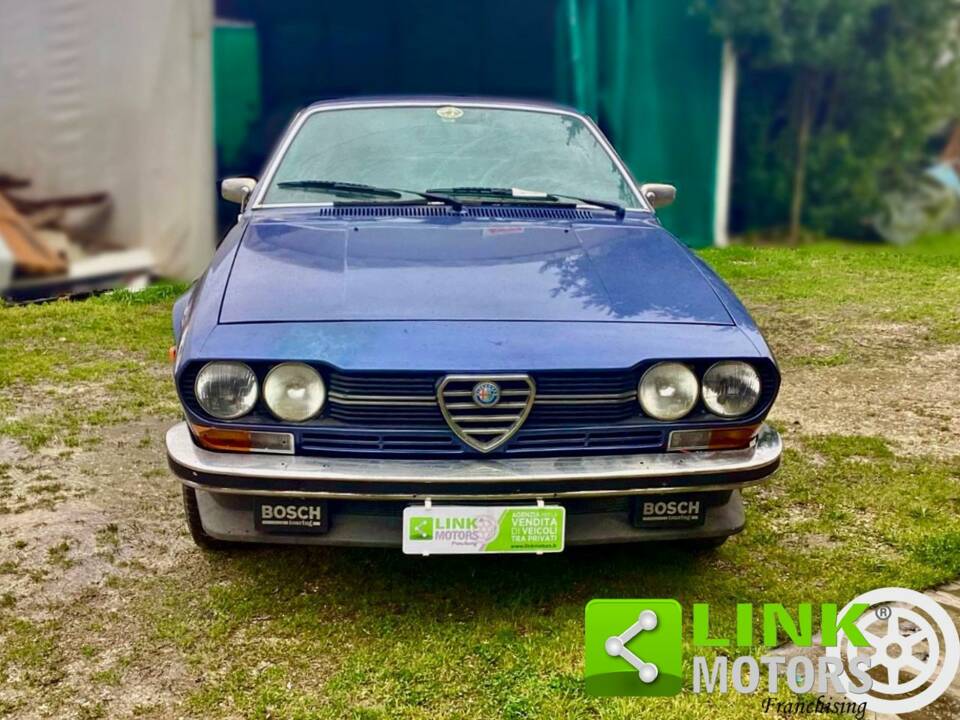 Image 2/10 of Alfa Romeo Alfetta GTV 2000 (1977)