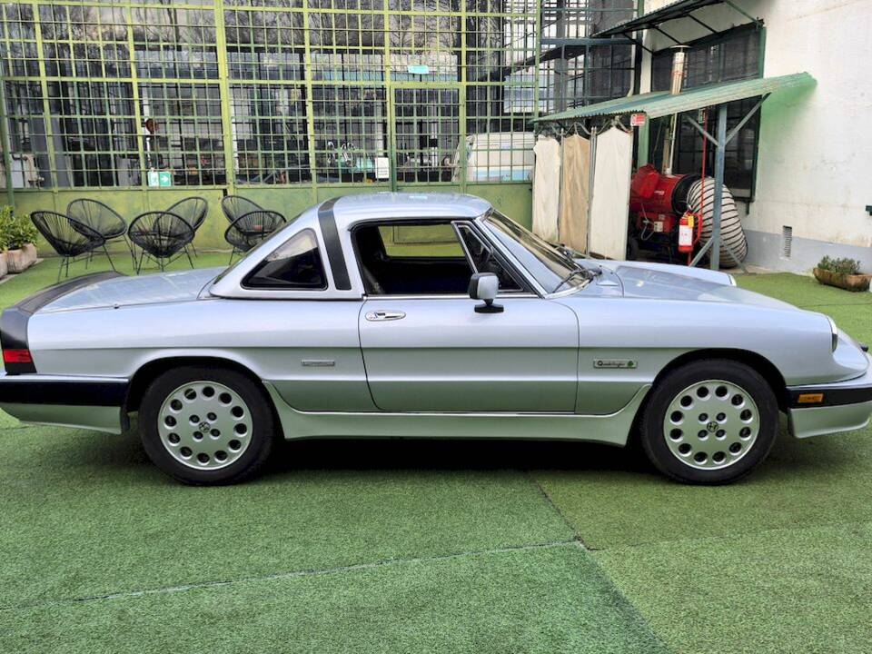 Afbeelding 60/70 van Alfa Romeo 2.0 Spider QV (1987)