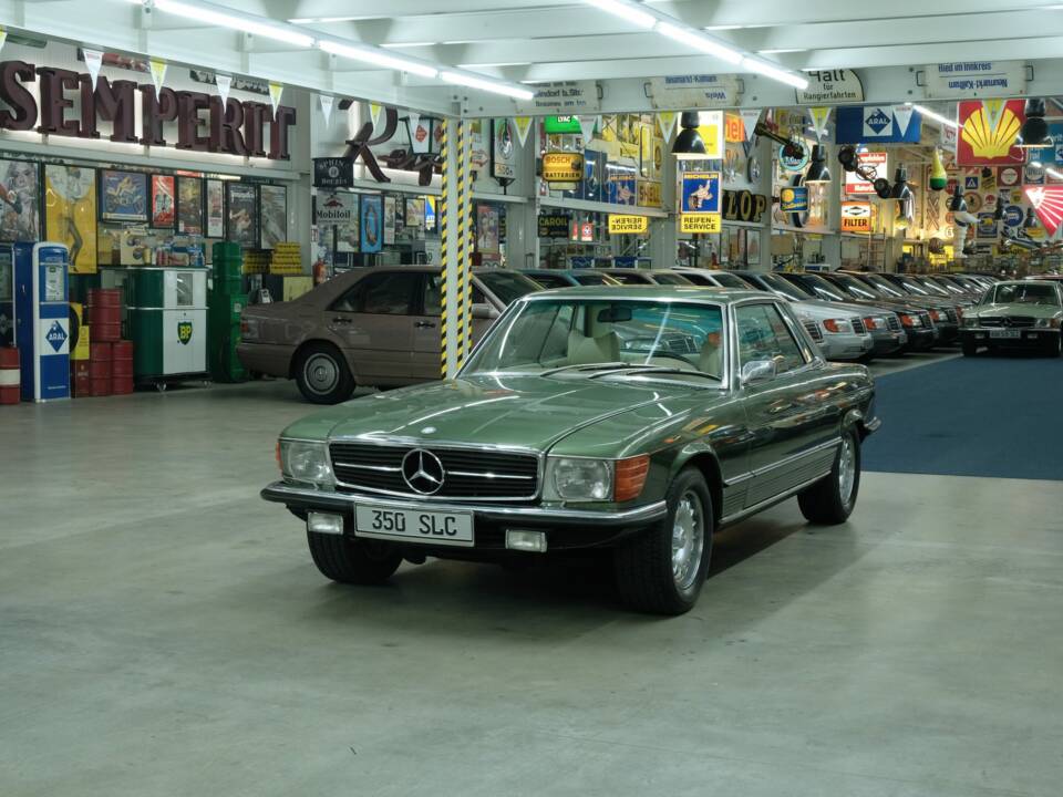 Image 2/50 de Mercedes-Benz 350 SLC (1973)