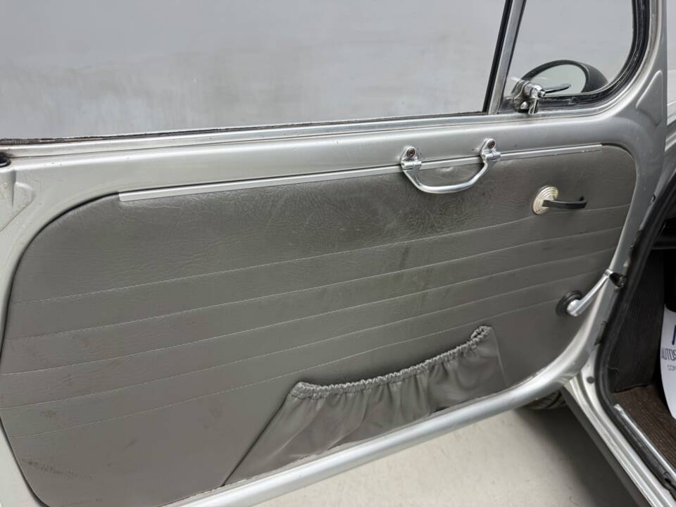 Immagine 19/20 di SEAT 600 L (1972)