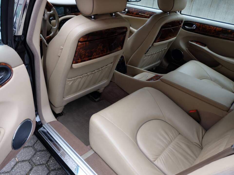 Image 19/60 de Daimler Super V8 (2000)