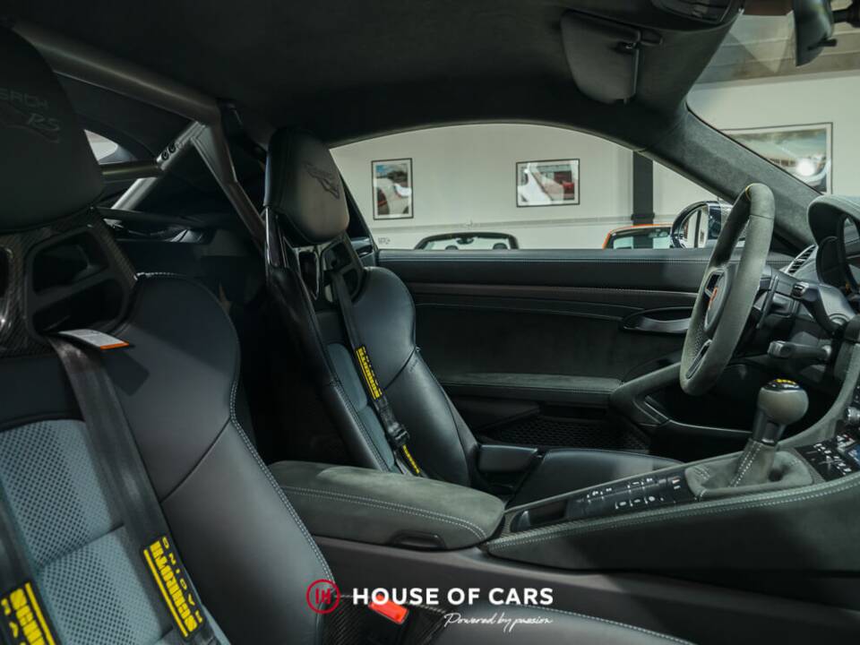 Image 19/25 de Porsche 718 Cayman GT4 RS Weissach (2022)