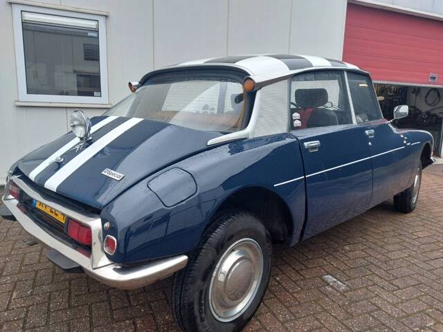 Image 2/7 de Citroën D Spécial (1973)