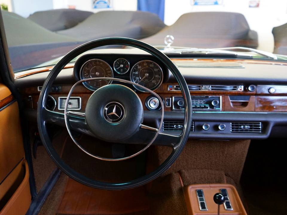 Bild 22/36 von Mercedes-Benz 300 SEL 6.3 (1969)
