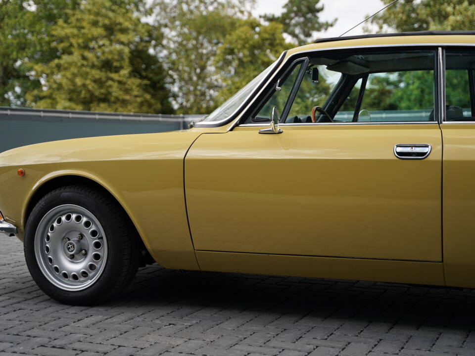 Bild 38/50 von Alfa Romeo 2000 GT Veloce (1975)