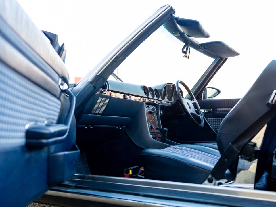 Image 29/47 of Mercedes-Benz 300 SL (1987)
