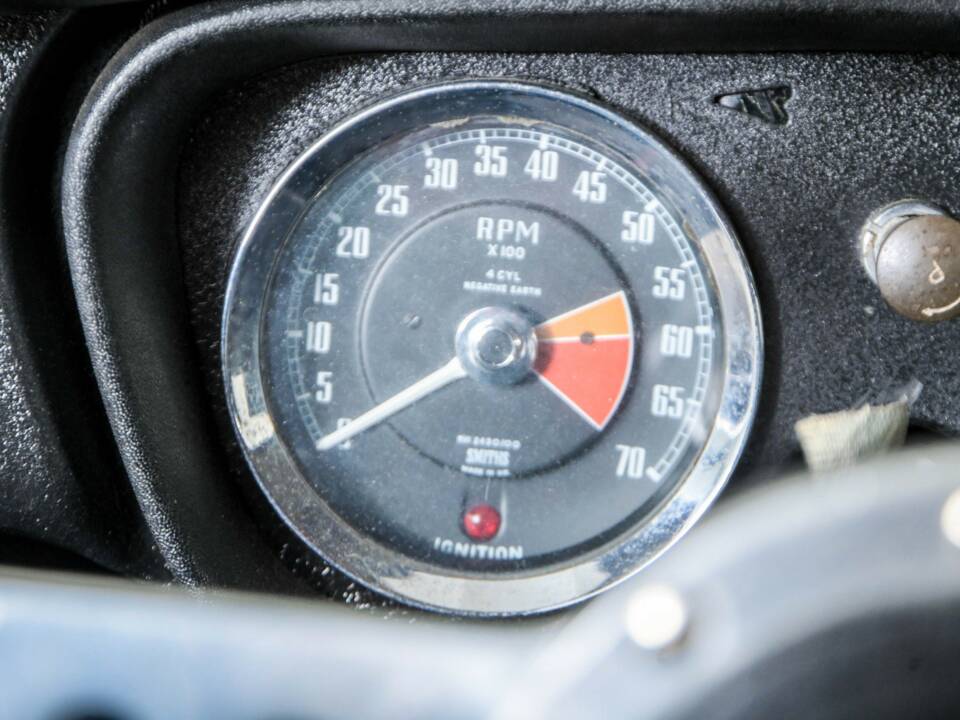 Image 12/50 of MG MGB GT (1967)