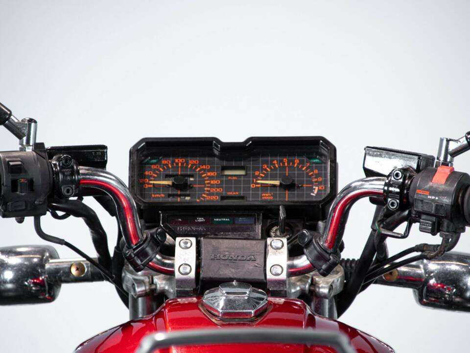 Image 46/50 of Honda CB 650 SC Nighthawk (1988)