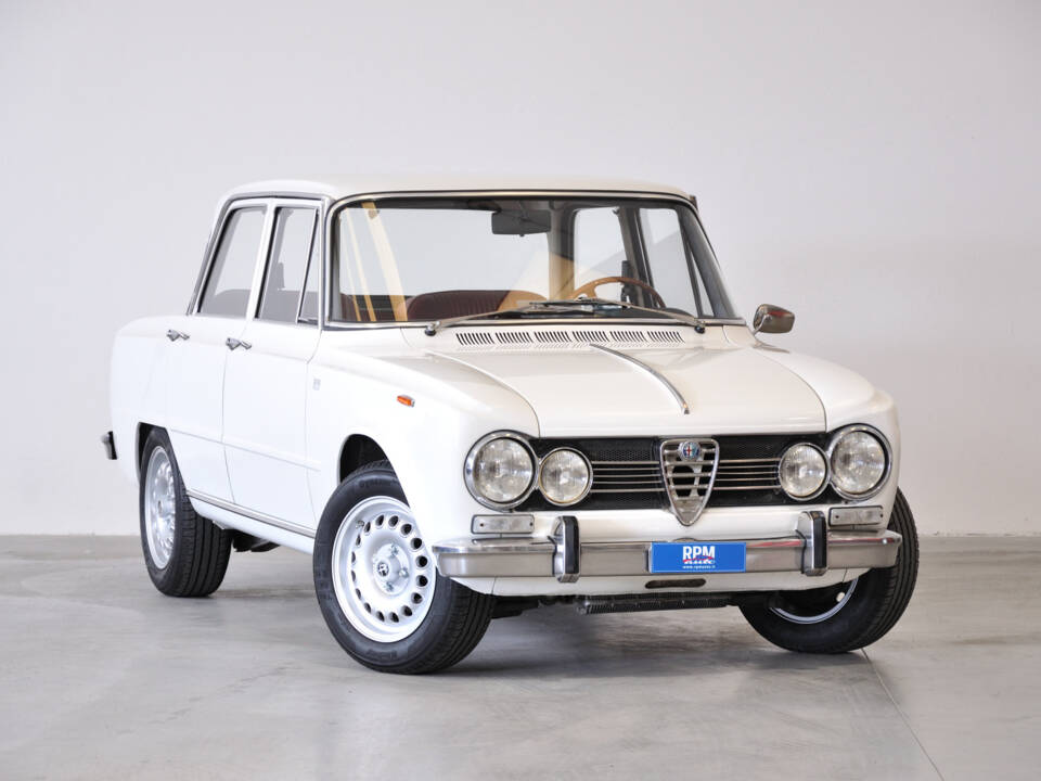 Image 36/63 of Alfa Romeo Giulia 1600 Super Biscione (1969)