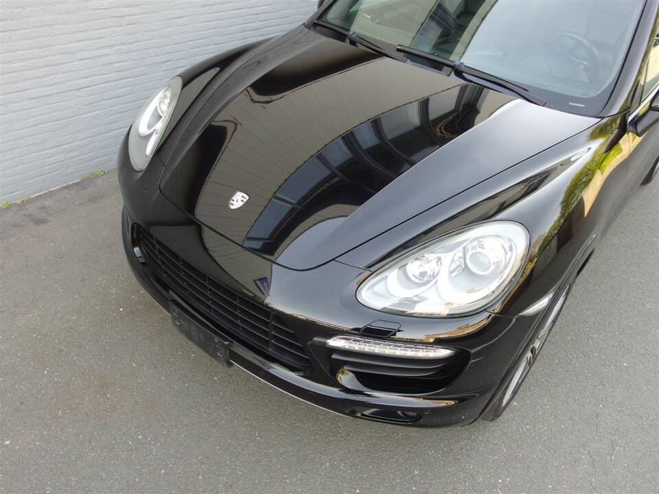 Imagen 10/97 de Porsche Cayenne Turbo (2011)