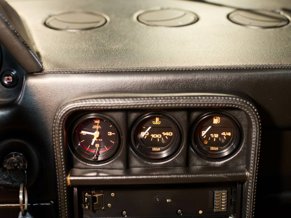 Image 50/79 of Ferrari 328 GTB (1985)
