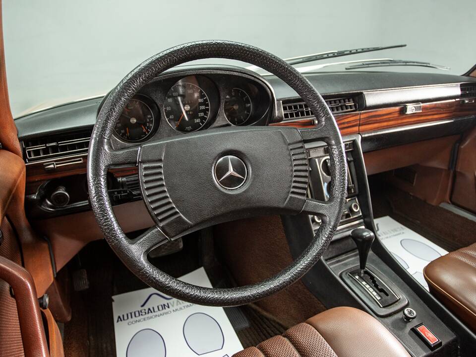 Bild 16/30 von Mercedes-Benz 350 SE (1976)