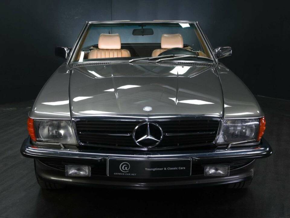 Image 8/50 de Mercedes-Benz 420 SL (1987)