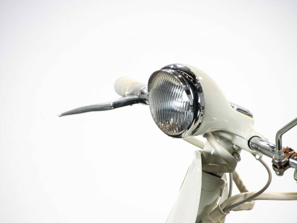 Afbeelding 15/50 van Piaggio Vespa 150 "Struzzo" VL (1956)