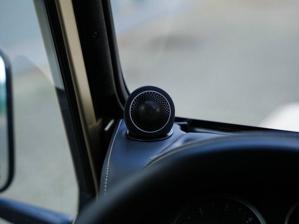 Bild 30/58 von Land Rover Defender 110 (2013)