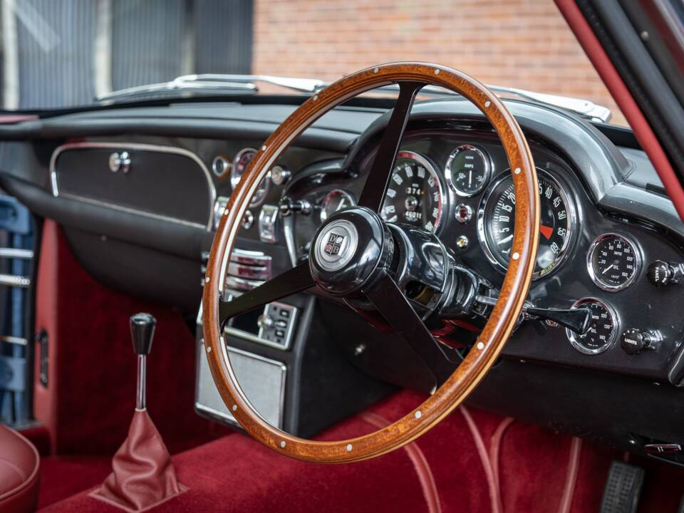 Imagen 38/43 de Aston Martin DB 6 Vantage (1967)