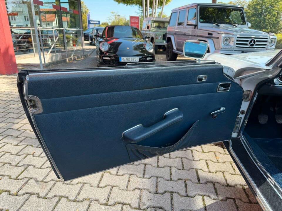 Image 12/42 of Mercedes-Benz 280 SL (1968)