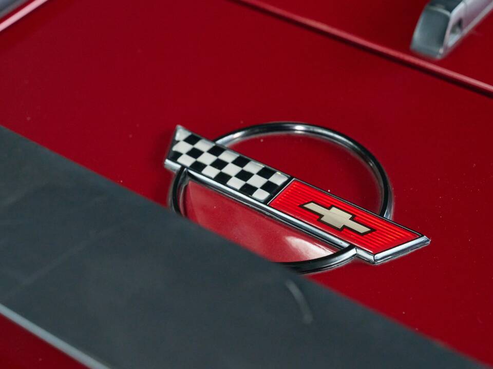 Imagen 38/50 de Chevrolet Corvette Convertible (1990)