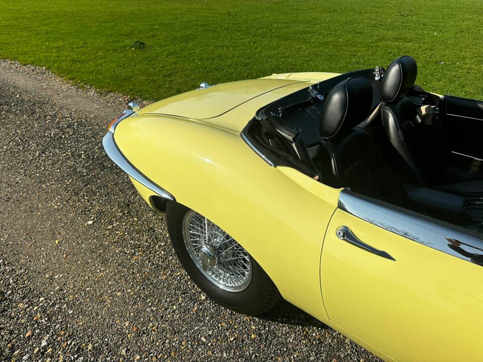 Afbeelding 27/100 van Jaguar E-Type (1968)