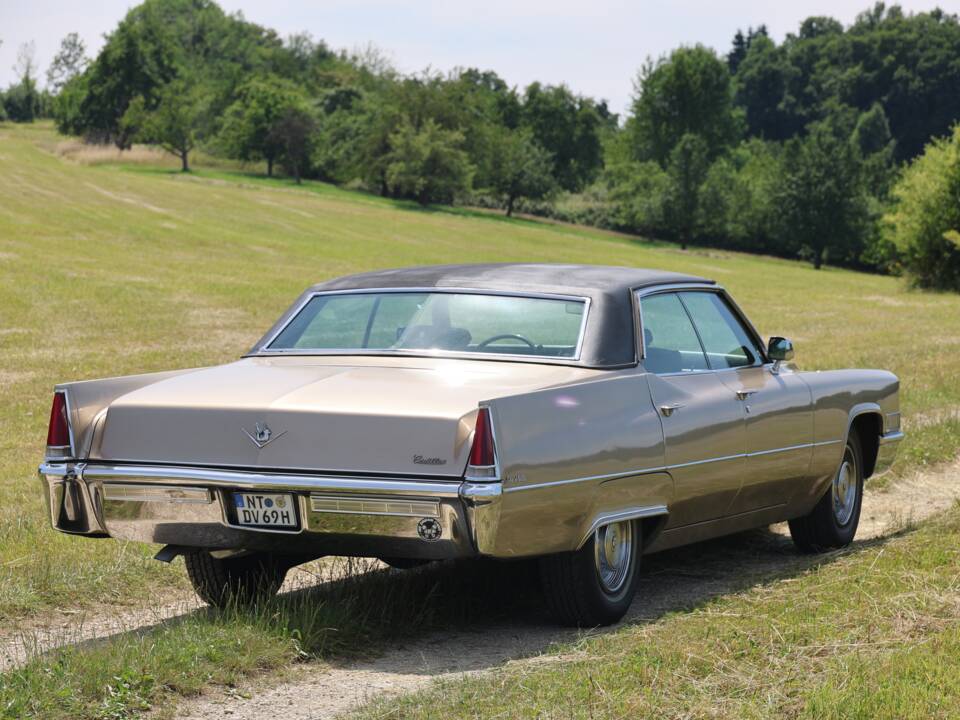 Immagine 8/8 di Cadillac Sedan DeVille (1969)