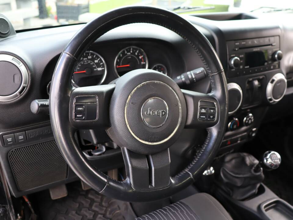 Image 6/50 of Jeep Wrangler 3.8 Rubicon (2011)