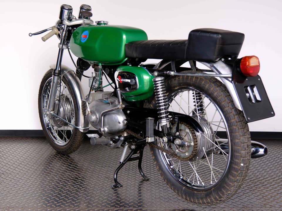 Image 38/57 of Benelli 125 Sport Special (1971)