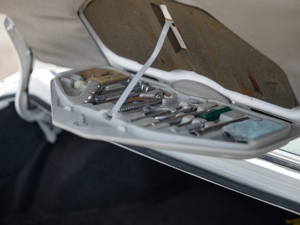Bild 42/44 von BMW 628 CSi (1900)