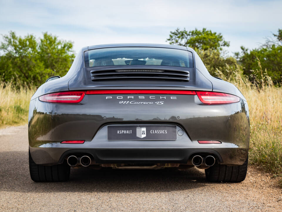 Image 33/50 of Porsche 911 Carrera 4S (2013)
