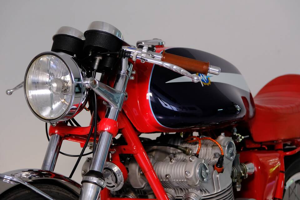 Image 38/99 of MV Agusta 750 Sport (1971)