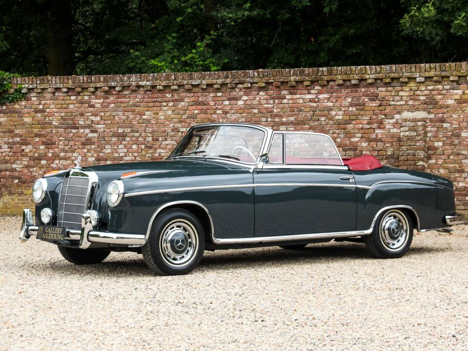 Bild 45/50 von Mercedes-Benz 220 SE Cabriolet (1960)