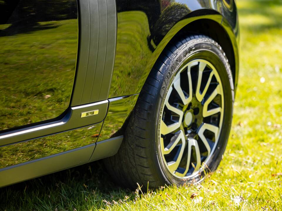 Image 11/49 of Land Rover Range Rover V8 Armoured (2022)