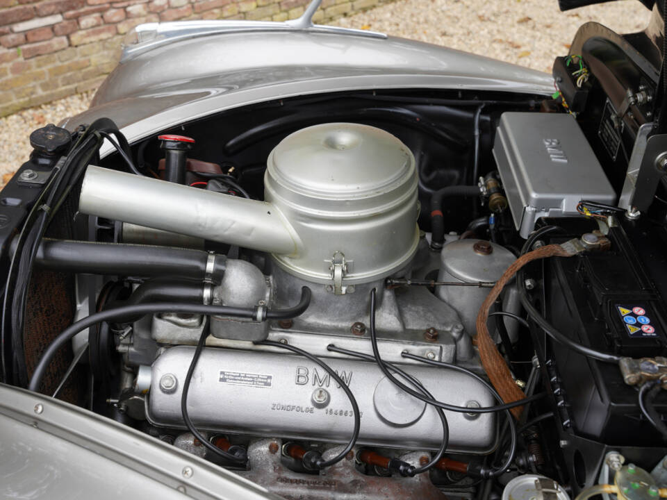 Immagine 18/50 di BMW 501 V8 (1965)