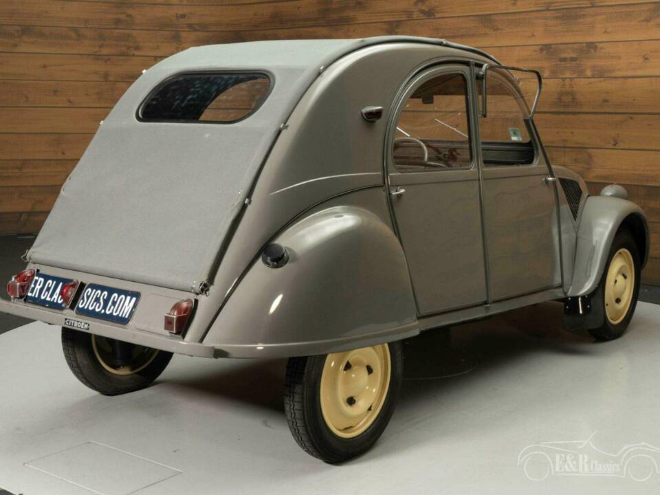 Image 12/19 of Citroën 2 CV France 3 (1953)