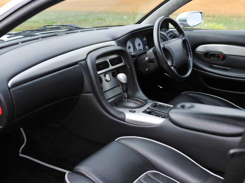 Immagine 31/33 di Aston Martin DB 7 (1999)