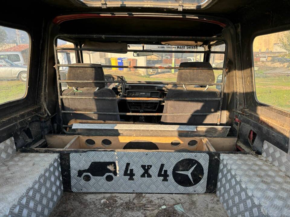 Image 37/53 of Mercedes-Benz 240 GD (SWB) (1982)