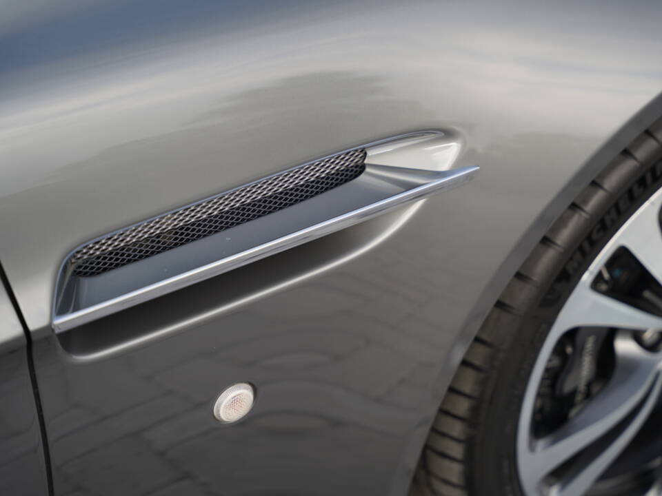 Imagen 39/50 de Aston Martin V12 Vantage (2012)