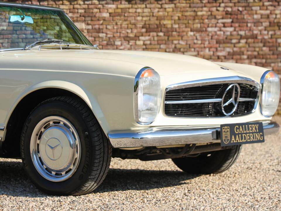 Image 43/50 of Mercedes-Benz 250 SL (1967)