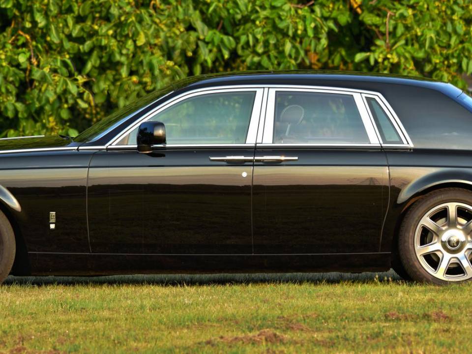 Image 16/50 of Rolls-Royce Phantom VII (2010)