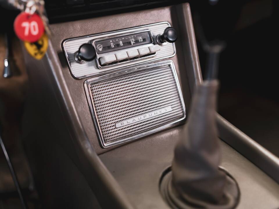 Image 84/100 of Ferrari 330 GT 2+2 (1965)