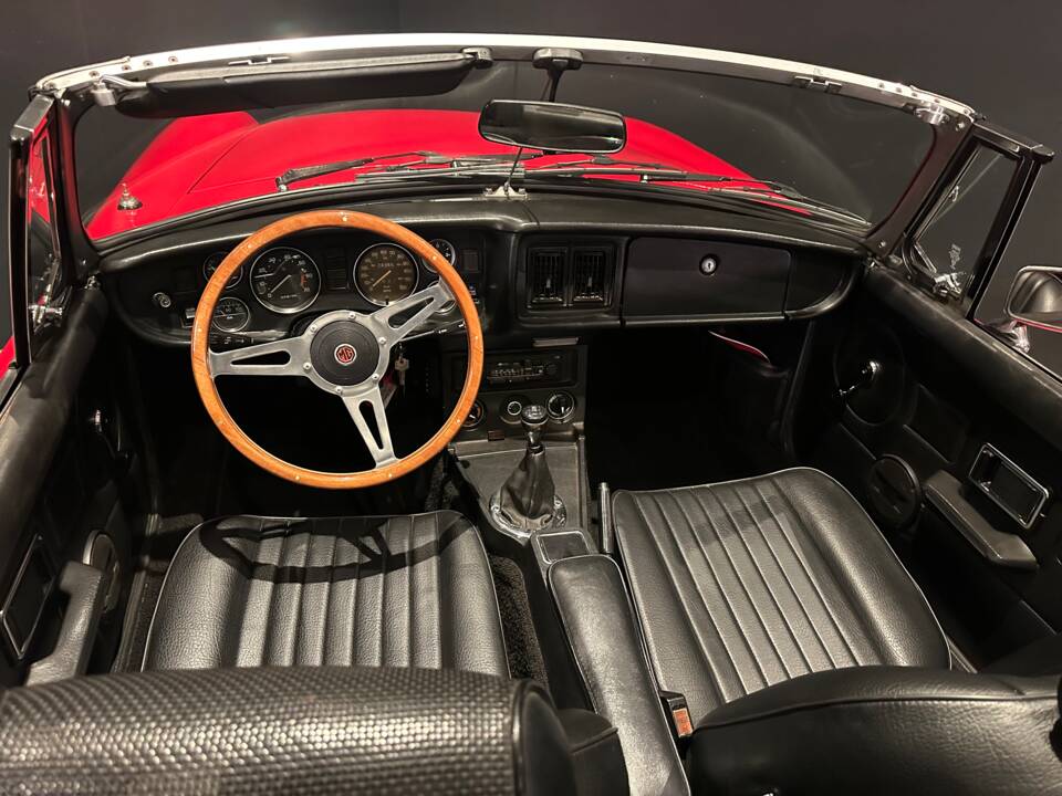 Imagen 29/49 de MG MGB (1977)
