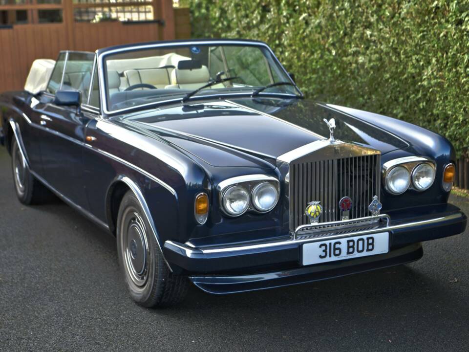 Image 7/50 of Rolls-Royce Corniche III (1990)