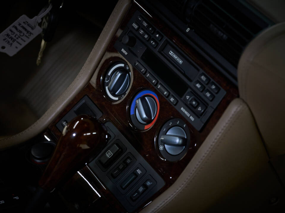 Bild 53/93 von BMW Z3 Coupé 2.8 (1997)