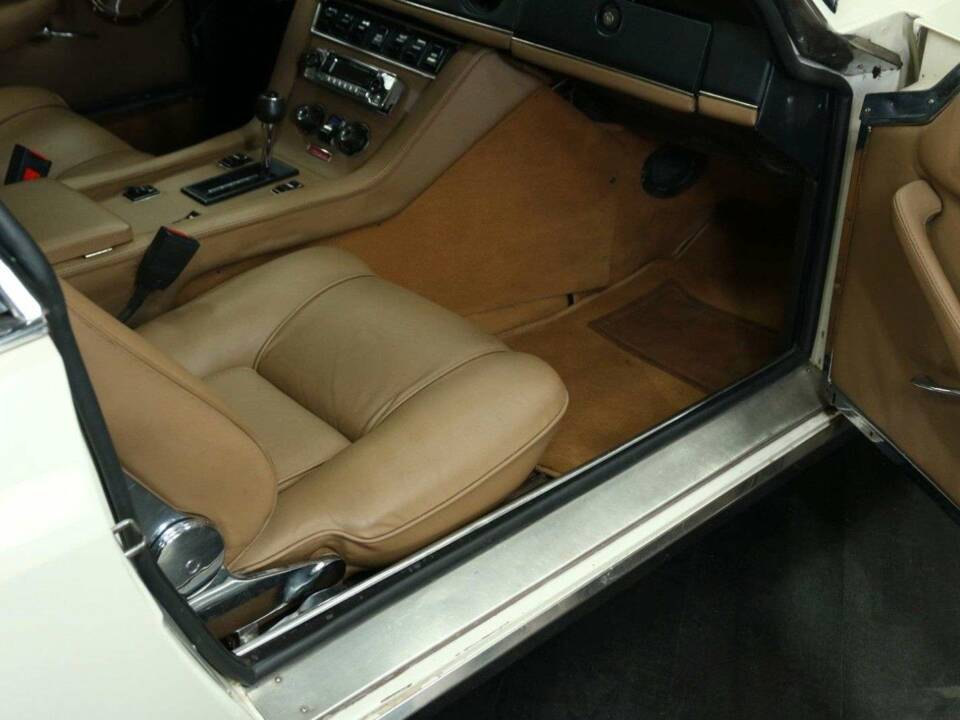 Image 20/50 of Jensen Interceptor  MK III (1974)