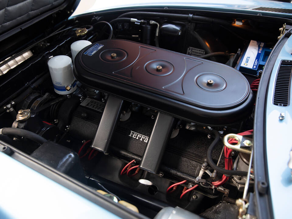 Image 2/40 of Ferrari 365 GT 2+2 (1969)
