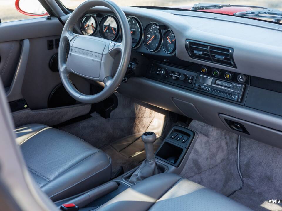 Afbeelding 20/33 van Porsche 911 Carrera 2 (1993)